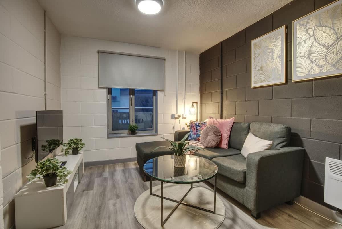 1Br City Centre Apt, Self Check In, Wifi, By Derbnb 셰필드 외부 사진